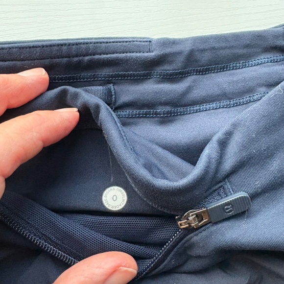 Lululemon Speed Up shorts , Low Rise, 0 - Picture 3 of 3
